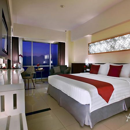 Atria Hotel Маланг Экстерьер фото