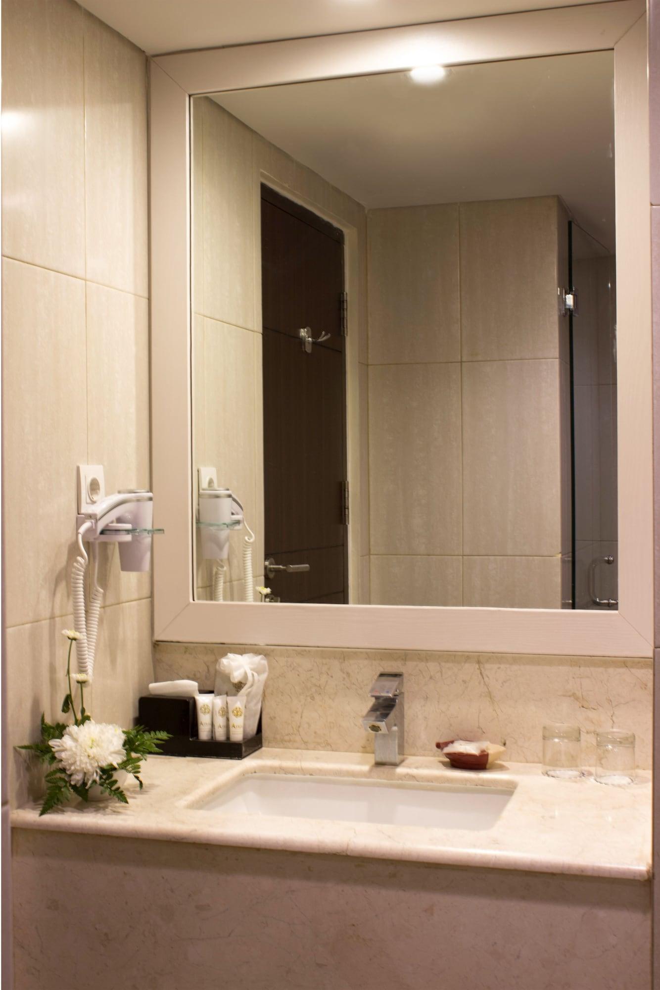 Atria Hotel Маланг Экстерьер фото