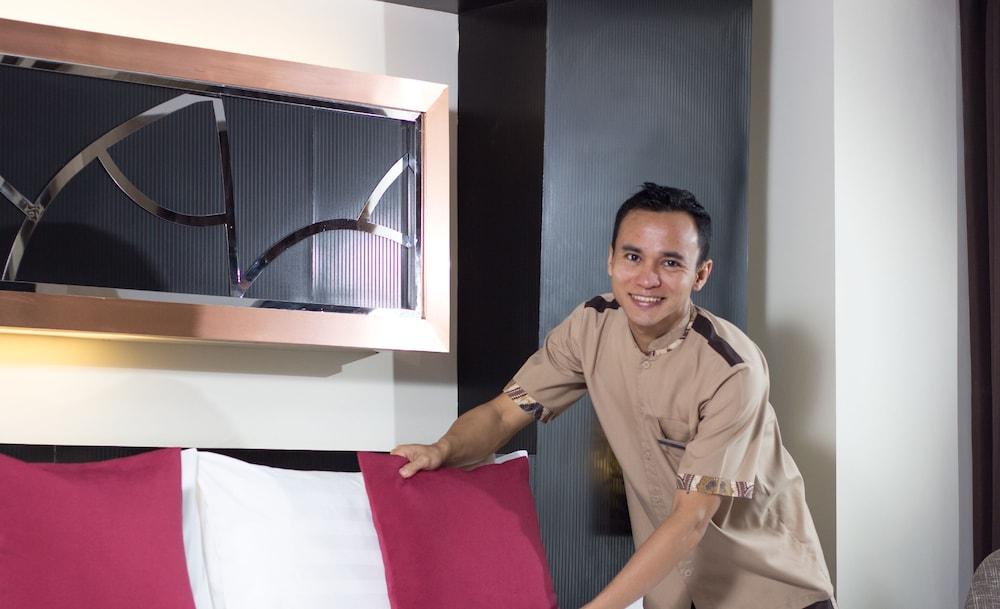 Atria Hotel Маланг Экстерьер фото