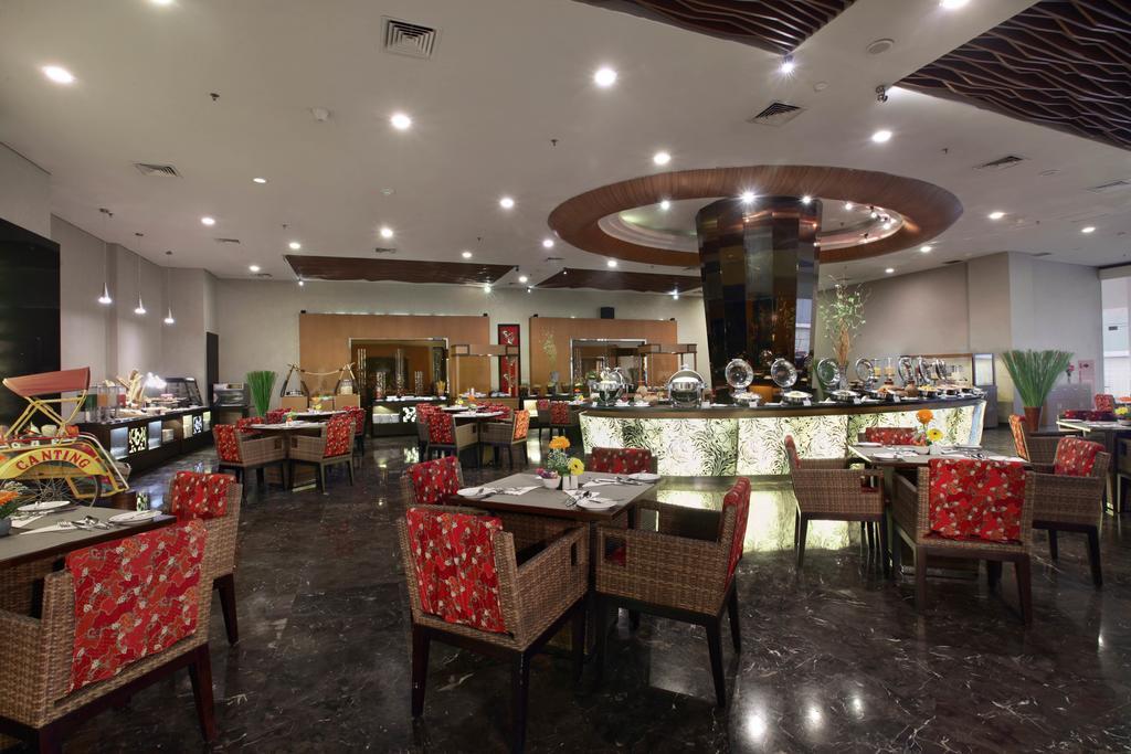 Atria Hotel Маланг Экстерьер фото