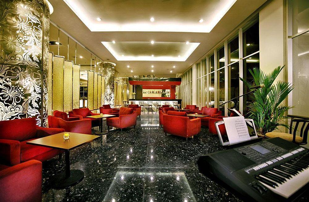 Atria Hotel Маланг Экстерьер фото