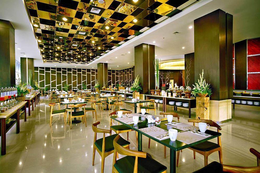 Atria Hotel Маланг Экстерьер фото