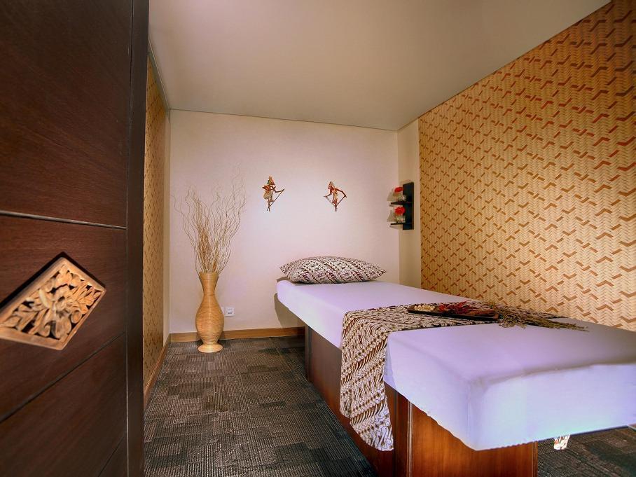 Atria Hotel Маланг Экстерьер фото
