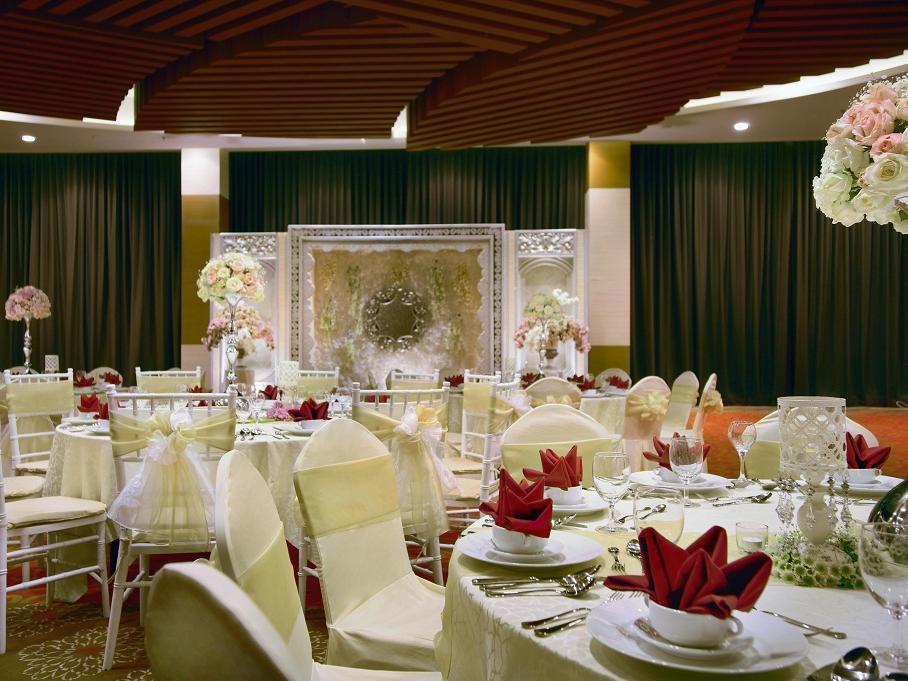 Atria Hotel Маланг Экстерьер фото