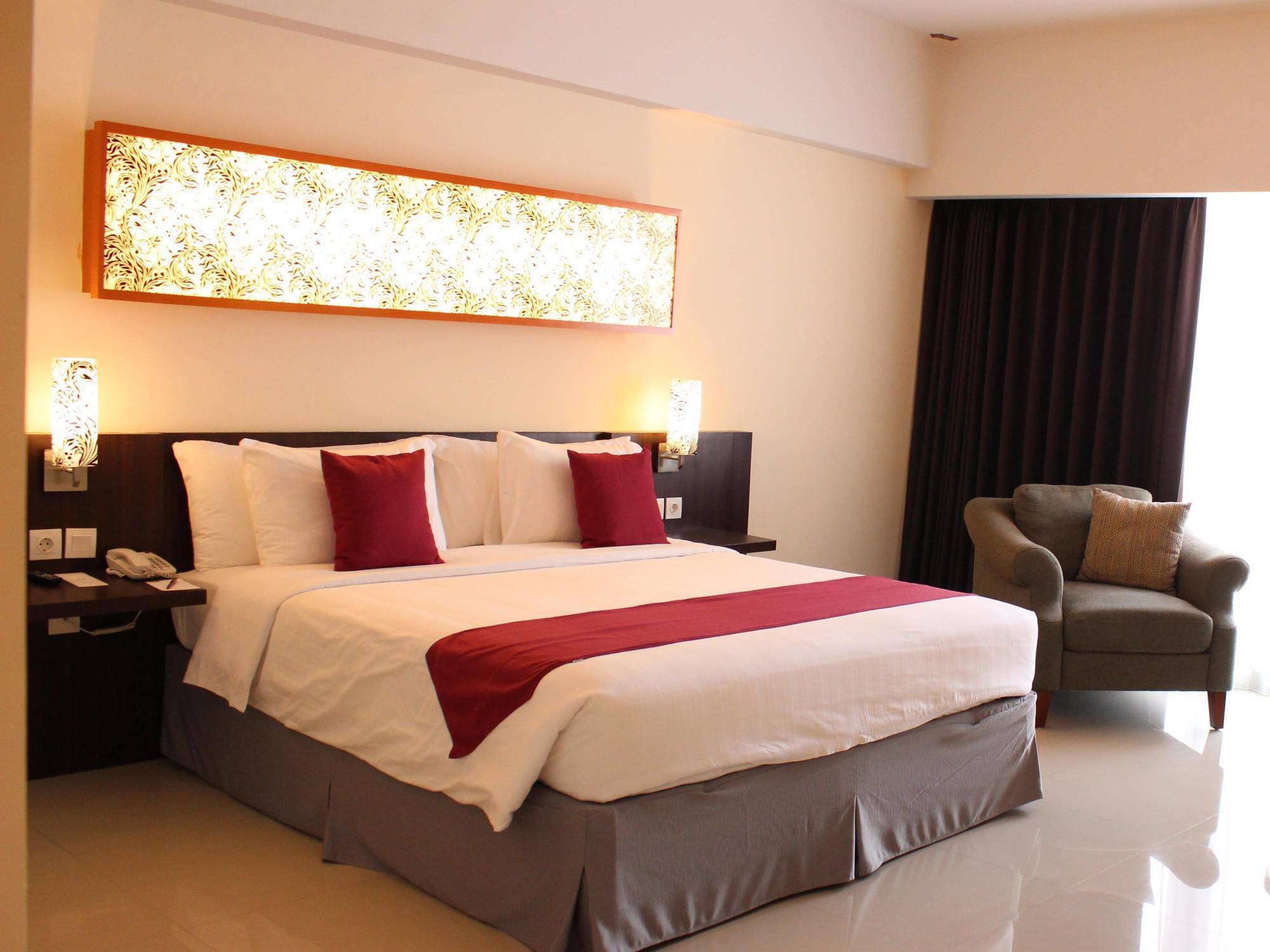 Atria Hotel Маланг Экстерьер фото