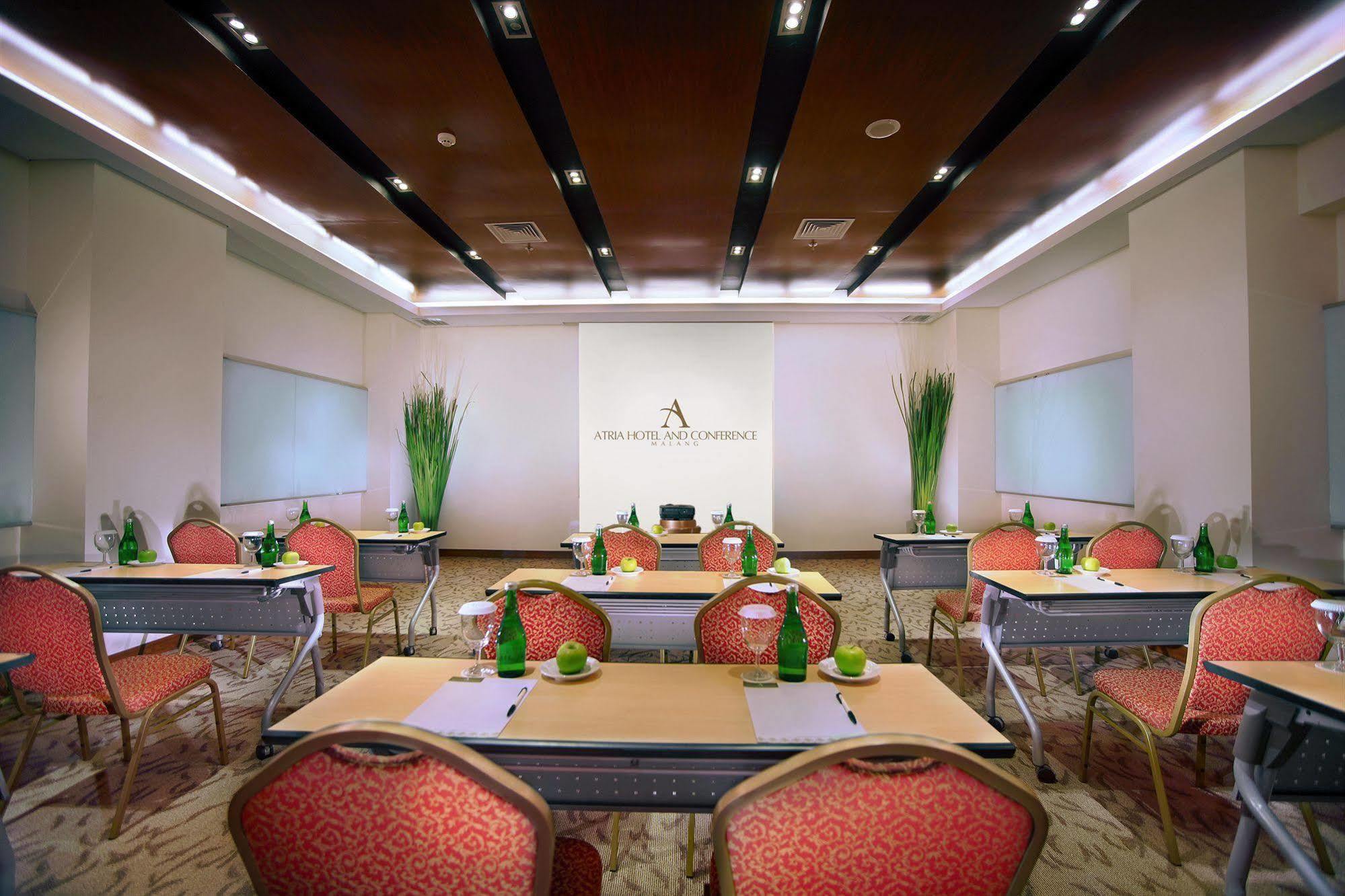 Atria Hotel Маланг Экстерьер фото