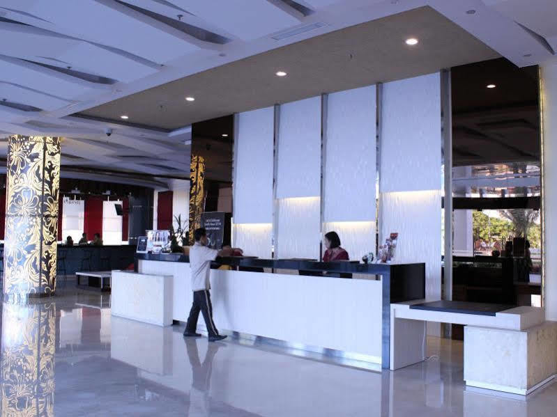 Atria Hotel Маланг Экстерьер фото